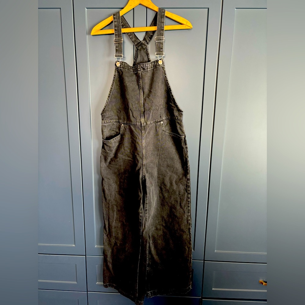 Black wide leg denim overalls!